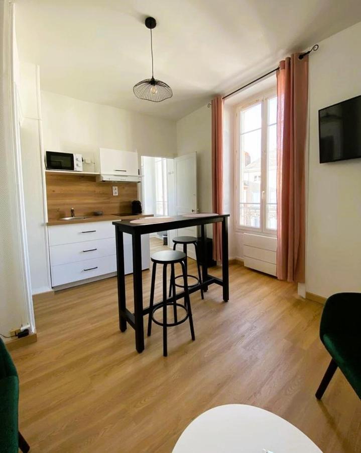 Au Coeur De Ville Laval  Oda fotoğraf