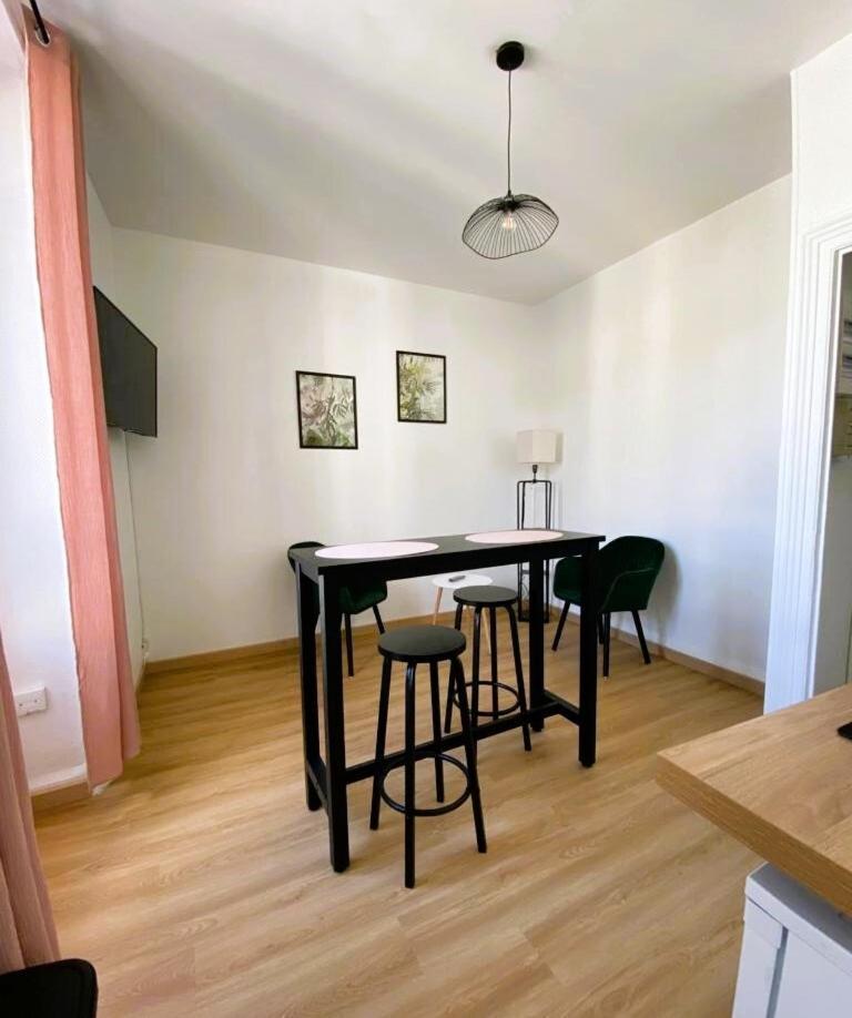 Au Coeur De Ville Laval  Oda fotoğraf